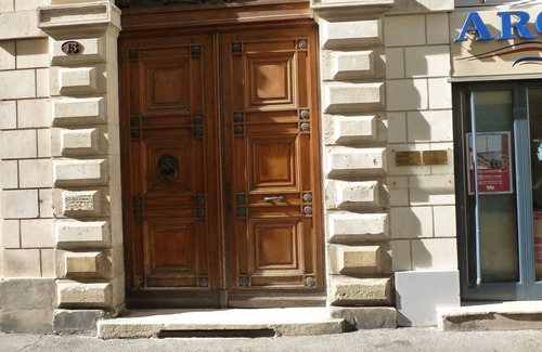 Nimes City Centre Appartement | Endroit exceptionnel Centre Ville Ecusson près Maison Carrée Nîmes