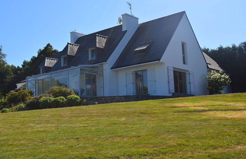 Poullan-sur-Mer Villa | Grande maison confortable avec VUE MER EXCEPTIONNELLE