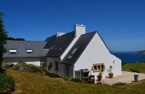 Poullan-sur-Mer Villa | Grande maison confortable avec VUE MER EXCEPTIONNELLE