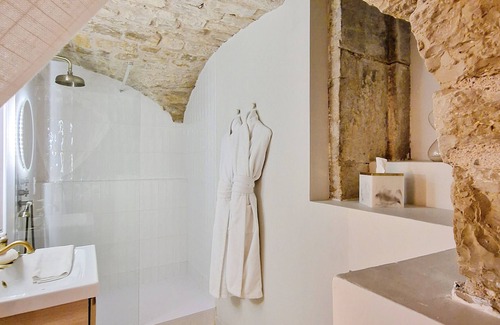 Dole Appartement | Suite d'exception avec jacuzzi et sauna privatif