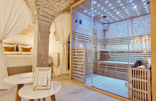Dole Appartement | Suite d'exception avec jacuzzi et sauna privatif