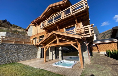Les Deux Alpes Chalet De Ski | Vue exceptionnelle, Piscine, Sauna, Jacuzzi, Cinéma, Massage, Billard, Sport
