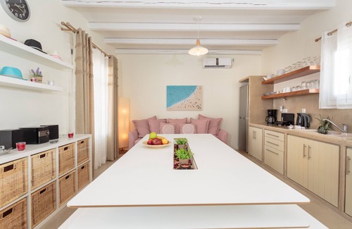 Piso Livadi Maison | Villa Artemis exceptionnelle avec piscine privée, jacuzzi et vue sur la mer!