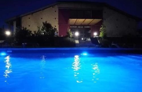 Villebramar Maison | exceptionnel loft style industriel tout équipé 15 personnes avec piscine et jacuzzi