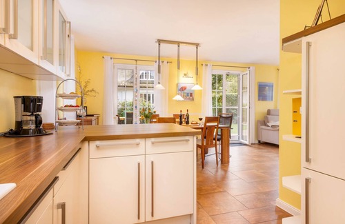 Glowe Maison | SUPER exclusif FH près de la plage, plein sud, cheminée, sauna, bain à remous, chaise de plage