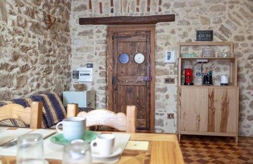 San Polo dei Cavalieri Appartement | Exclusive apartment: medieval charm and modern comfort
