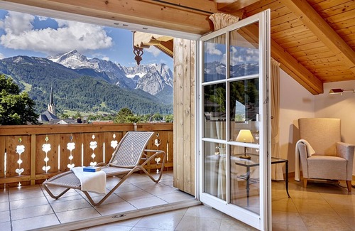 Garmisch-Partenkirchen Copropriété | Exclusive holiday apartment with a panoramic view