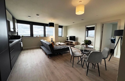 West Bromwich Appartement | Appartement-Two Bedroom-de Luxe-Vue sur la vallée-Salle de bain privée séparée