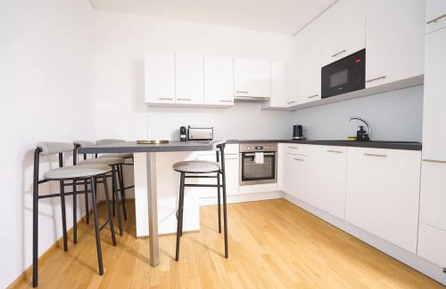 Erdberg Appartement | Exclusive 2-Bedroom condo with Pool & Balcony