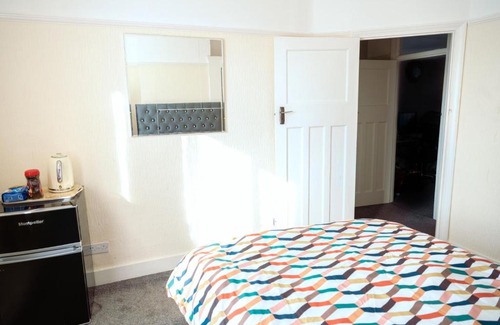 Loxford Maison | Exclusive 26 room