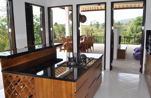 Kayu Putih Villa | Villa exclusive 5 étoiles avec vue à 365 ° sur la mer, les montagnes et les rizières!