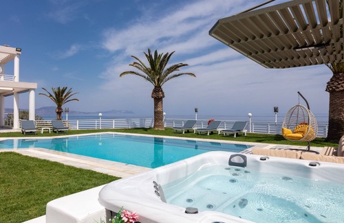 Gerani Villa | Hébergement exclusif sur la mer crétoise offrant toutes sortes d'installations!
