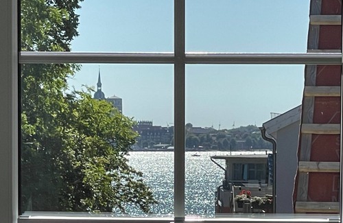 Altefaehr Appartement | Exclusive apartment with harbor view - 200m to the south beach on the island of Rügen