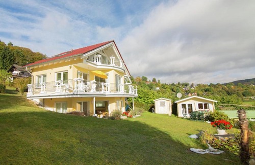 Scheid Appartement | Exclusive apartment with large balcony and lake view directly on to the Edersee