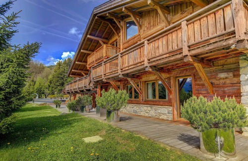 Demi-Quartier Chalet De Ski | Exclusive Chalet Demi-Quartier · Mont Blanc View