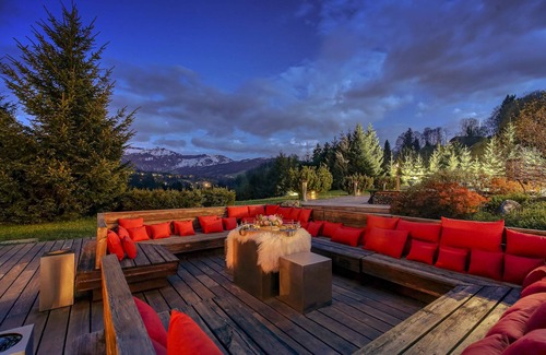 Demi-Quartier Chalet De Ski | Exclusive Chalet Demi-Quartier · Mont Blanc View