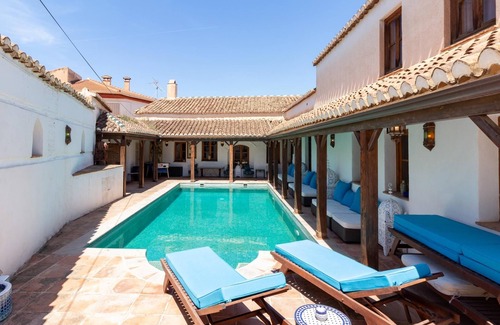 Melegis Maison | Moulin à huile converti avec piscine privée
