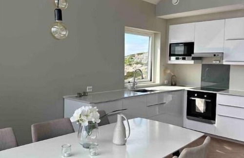 Steinsland Appartement | Exclusive fjord suite with beach access