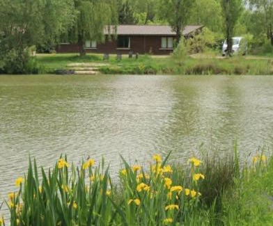 Laneuville-a-Remy Chalet De Ski | Exclusive Lodge overlooking private lake