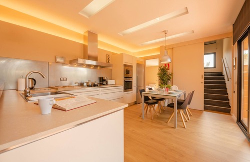 Vilafreser Maison | Loft exclusif avec jacuzzi, chaise tantra, jardin et piscine