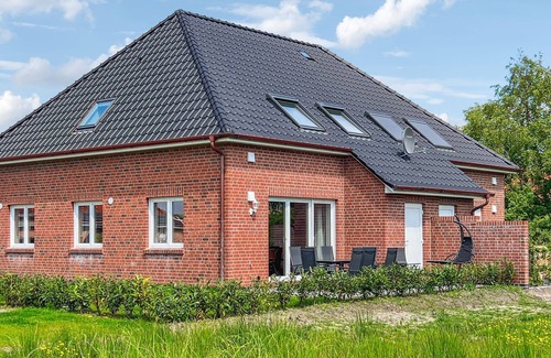Hage Maison | Exclusive, modern new-build semi-detached house with garden for up to 8 people