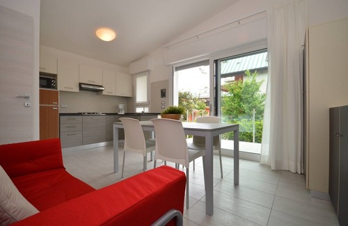 Bibione Lido dei Pini Villa | Villa moderne exclusive avec garage privé et jardin clôturé