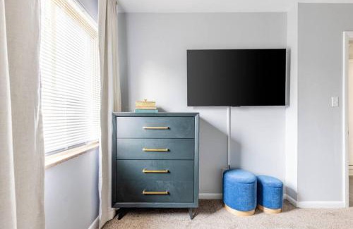 Maple Heights Appartement | Exclusive NEW Listing! Maple Heights Charm