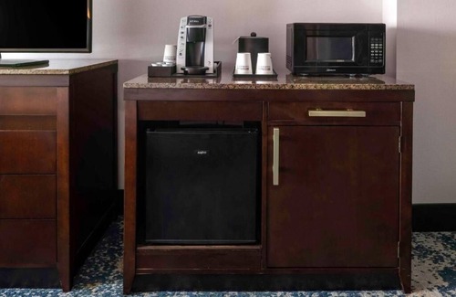 Bethesda Hôtel | Exclusive NIH Stay Pet Friendly Near Red Line Metro And Attractions
