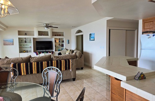 Centro Playas Copropriété | Exclusive ocean front centrally located 2-bedroom condo with WiFi in Rosarito