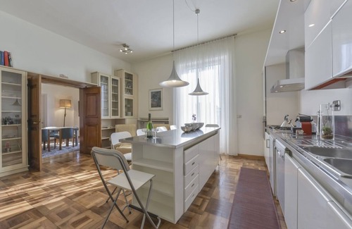San Lorenzo Appartement | Exclusive Penthouse 4 BR 3 BTH w / View: publié sur Vogue!