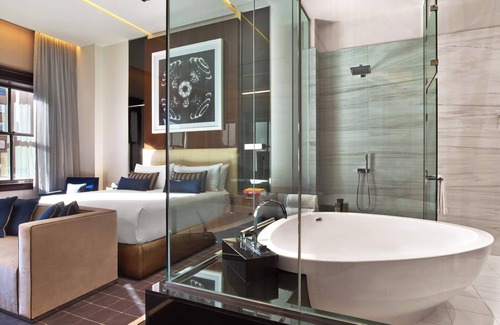 Downtown Dallas Hôtel | Exclusive Penthouse Loft with Spacious Living Area and Luxurious Features