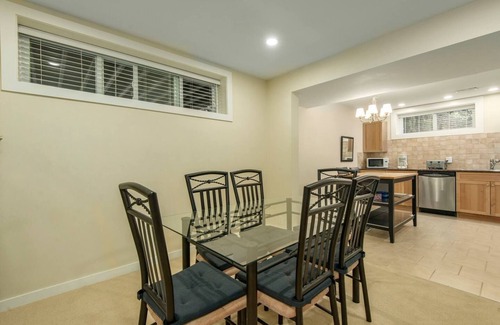 Hollyburn Maison | Suite Spacieuse Exclusive avec Patio Privé