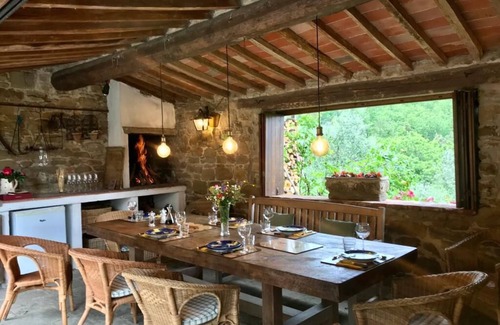 Monte San Savino Maison | maison de vacances exclusive avec piscine au coeur de la Toscane pour max. 8 adultes + 4 enfants