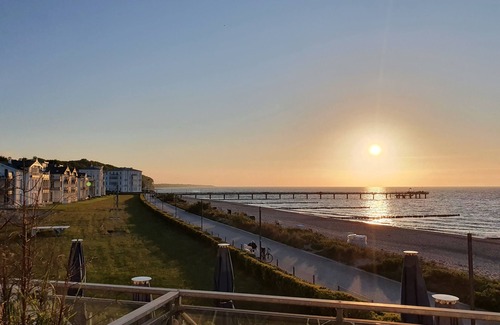 Heiligendamm Appartement | Exclusive vacation apartment with stately flair & direct sea view