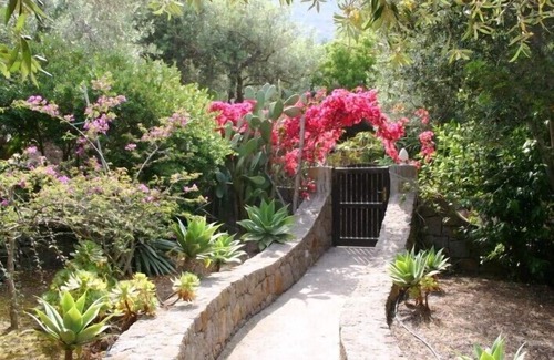Panarea Villa | Villa exclusive à Panarea avec jardin privé et terrasse surplombant la mer
