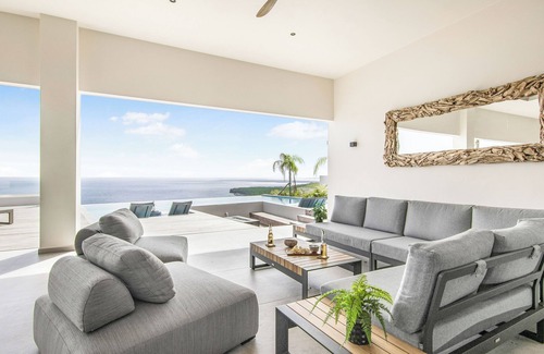 Bisento Villa | Exclusive Villa met Spectaculair Zeezicht, Infinity Pool en Jacuzzi op Cas Abao