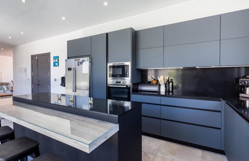Melegis Villa | Villa exclusive avec jardin et piscine