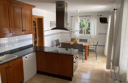 Badia Blava Villa | Villa exclusive avec piscine privée, terrasses et vues.