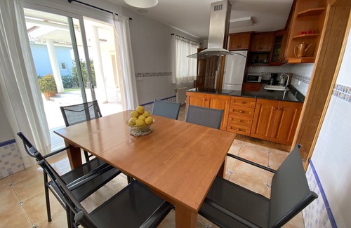 Badia Blava Villa | Villa exclusive avec piscine privée, terrasses et vues.