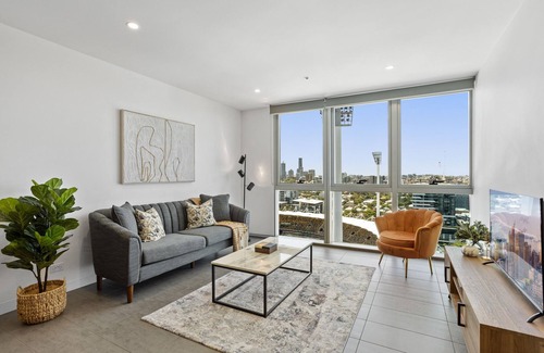 Woolloongabba Appartement | Executive 2-Bed with Stadium View, Great Amenities