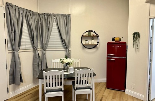 Downtown Honolulu Appartement | Executive Center Studio with Kitchenette, secure building pool, FREE PARKING