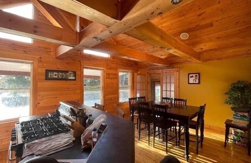 Brigus Junction Chalet De Ski | Executive Chalet 30 Mins From City Life NOW WITH HOT TUB