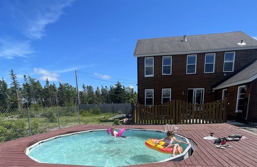 Brigus Junction Chalet De Ski | Executive Chalet 30 Mins From City Life NOW WITH HOT TUB