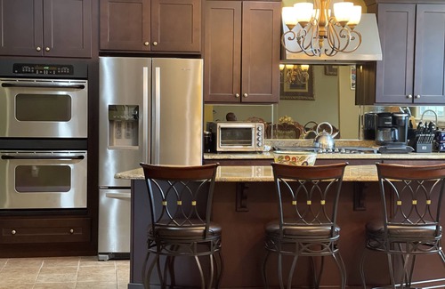 Swedesboro Maison | Executive Home 6,000 SQFT With Theatre Room And Large Yard