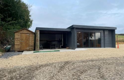 Knockaderry Cross Roads Cabine | Executive Pod and Jacuzzi 2