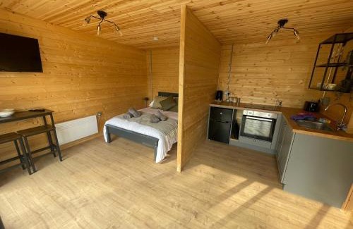 Knockaderry Cross Roads Cabine | Executive Pod and Jacuzzi 2