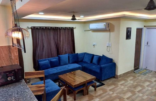 Bolpur Maison | executive private room in bed and breakfast with pool