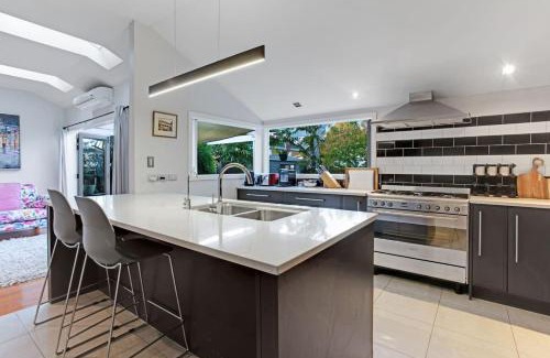 Birkenhead Maison | Executive Retreat minutes to Takapuna and CBD
