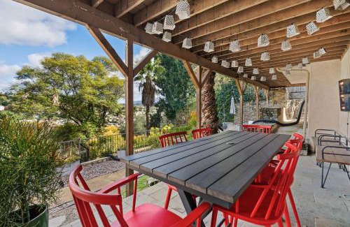 Mount Helix Maison | Executive Retreat - Renovated - Spacious - Views