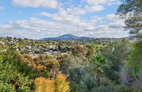 Mount Helix Maison | Executive Retreat - Renovated - Spacious - Views